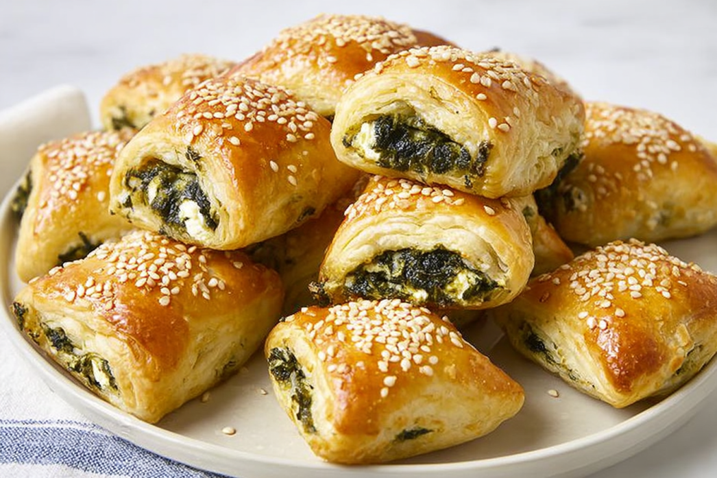 Spinach and Feta Pastry Stars – A Delightfully Crisp Snack Spinach and Feta Pastry Stars