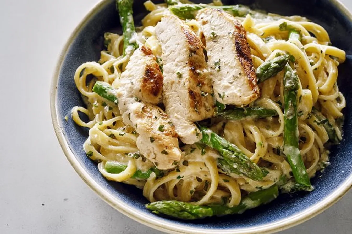 Creamy Chicken Asparagus Pasta: Comfort Food Made Easy 2 Creamy Chicken Asparagus Pasta
