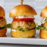 Crab Cake Sliders with Remoulade: Irresistibly Delicious Bites 3 Delicious Crab Cake Sliders with Remoulade Recipe