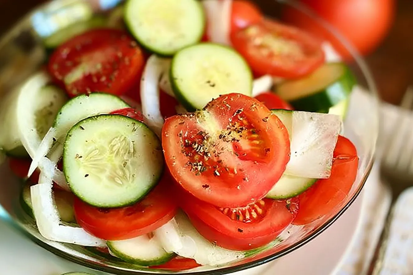 Tomato Cucumber Salad: The Fresh Taste You’ll Love 2 Tomato Cucumber Salad